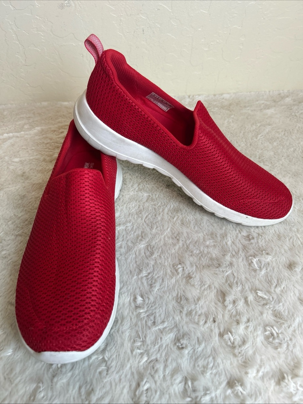 Skechers GoWalk Joy 15600 Womens Red Mesh Slip On Walking Shoes Sz 9 EU 39